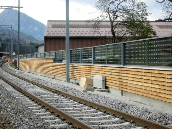 Vue du côté de la voie