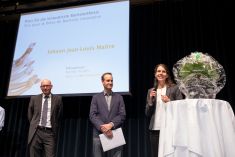 Johann Maître is awarded for the most innovative Bachelor's thesis at the Bern University of Applied Sciences, Architecture, Wood and Civil Engineering