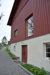 Rot gestrichene Fassade