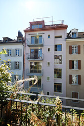 Vue du bâtiment de l'extérieur