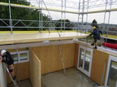 Montage des panneaux CLT sur le chantier