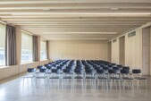 Salle de classe en bois 
photo ©Primula Bosshard